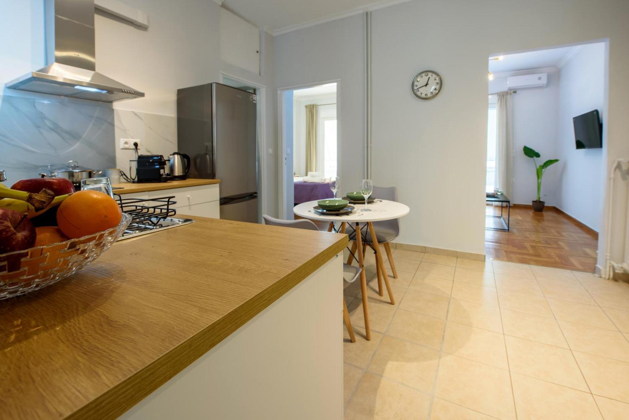 Spacious And Modern One Bedroom Apartment Ateny Zewnętrze zdjęcie